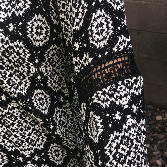 💝5/$35💝 NWT Lovestitch Boho Dress Bell Sleeve - Picture 2 of 7